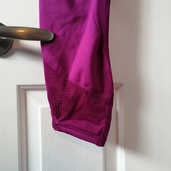 Bright pink fabletics leggings - Picture 2 of 4